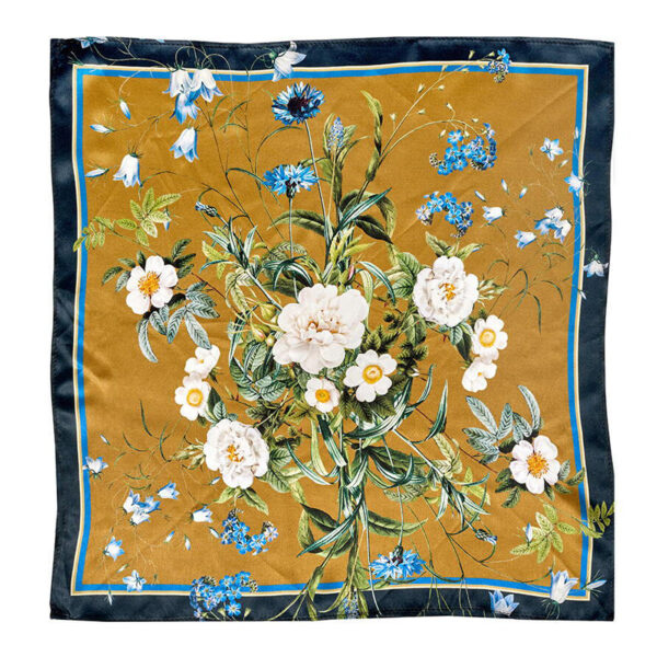 Jim Lyngvild Blue Flower Garden Silketørklæde i Guld